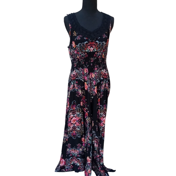 bila Floral Black Maxi Dress Crochet Neckline Size Large Flowy Uneven Hem - Picture 1 of 10
